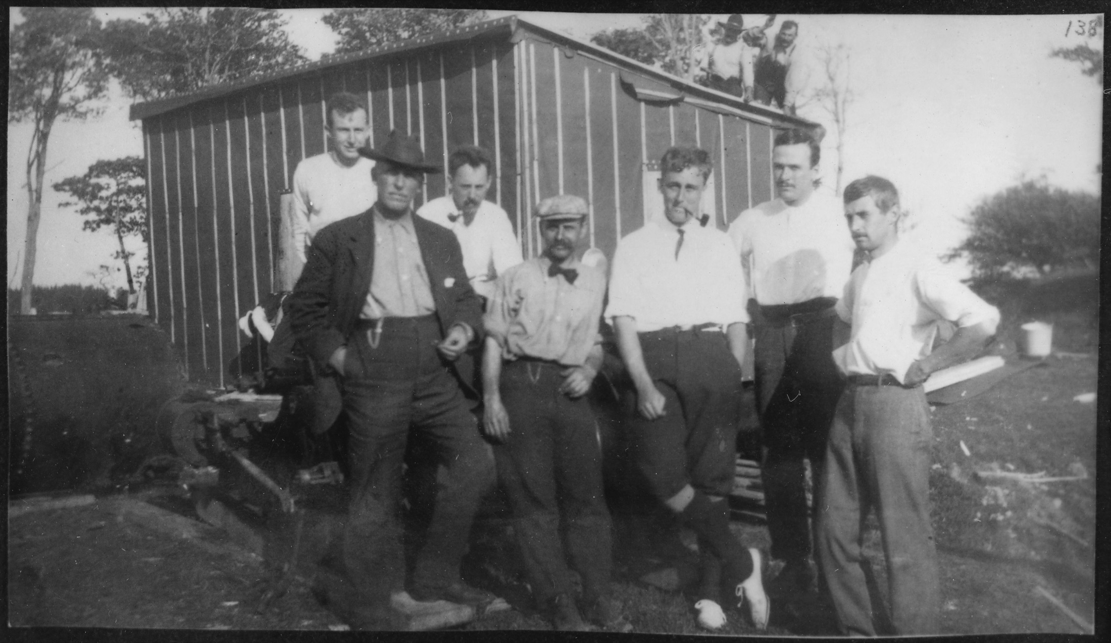 Franklin D. Roosevelt og andre deltakere på Oak Island i 1909